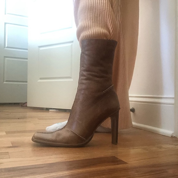 Leather high heel boots - Picture 6 of 7